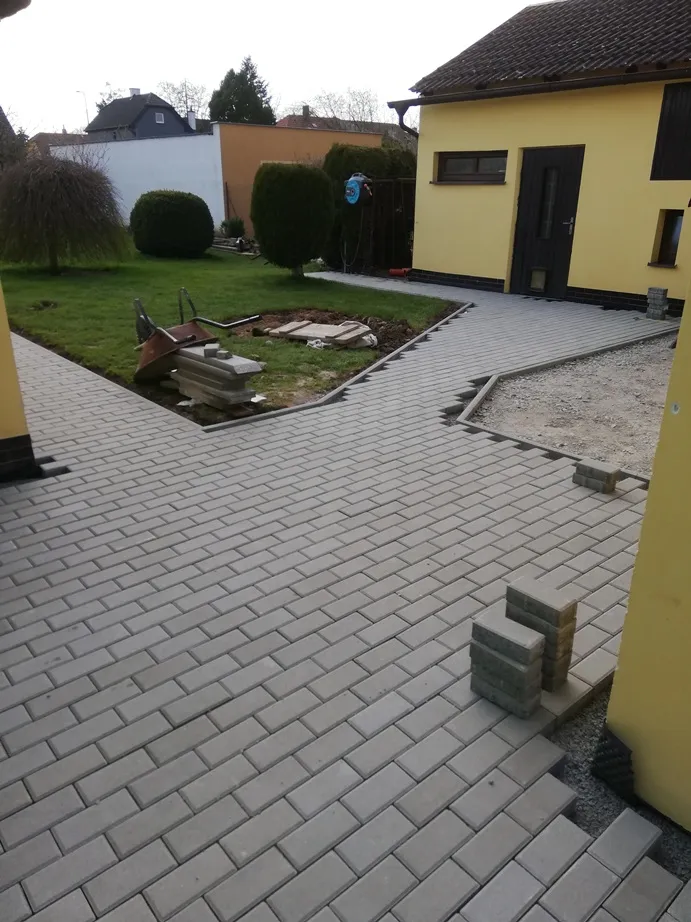Dlažba Lysá