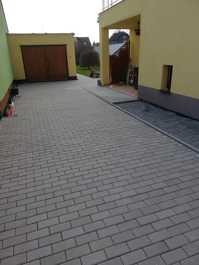 Dlažba Lysá